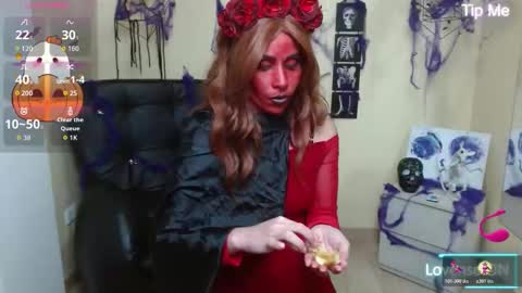 Paris online show from 10/18/25, 10:54