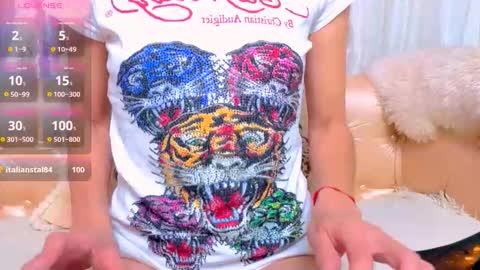 Snapshot of bom_mia_bom chatting on 10/23/25, 12:21 Mia online show from 10/23/25, 12:21