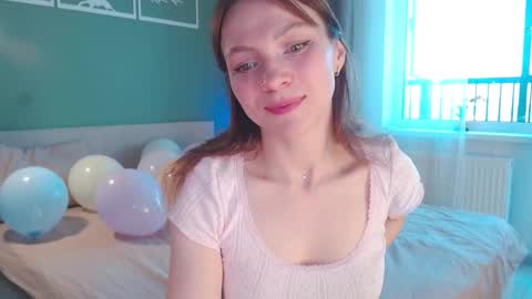 Snapshot of bonjourlabelle chatting on 09/11/25, 09:20 Mary 3 live time content 18 online show from 09/11/25, 09:20