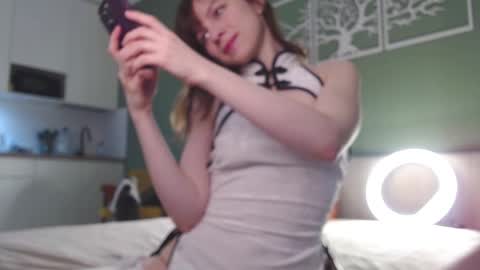 Snapshot of bonjourlabelle chatting on 10/23/25, 01:54 Mary 3 live time content 18 online show from 10/23/25, 01:54