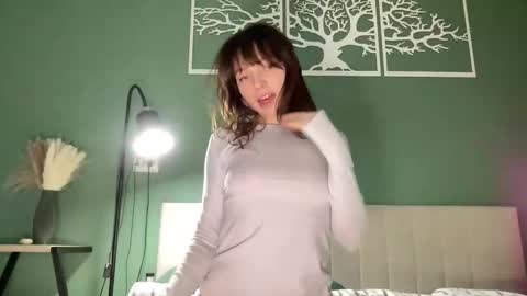 Snapshot of bonjourlabelle chatting on 10/28/25, 07:05 Mary 3 live time content 18 online show from 10/28/25, 07:05