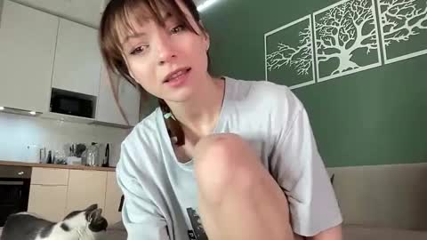 Snapshot of bonjourlabelle chatting on 11/06/25, 12:50 Mary 3 live time content 18 online show from 11/06/25, 12:50