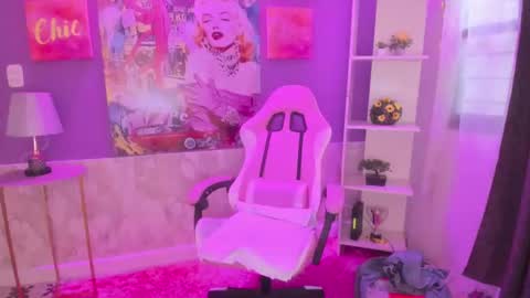 Bonnie online show from 12/10/24, 11:54