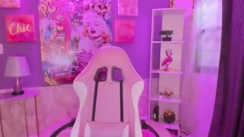 Bonnie online show from 12/17/24, 11:28