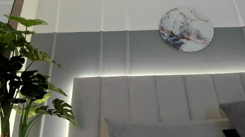 Snapshot of bonnie_bloom chatting on 03/01/25, 02:48 Bonnie online show from 03/01/25, 02:48
