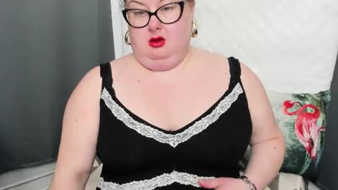 Snapshot of bonnieshining chatting on 12/18/24, 10:30 Bonnie online show from 12/18/24, 10:30