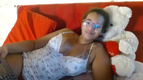 Snapshot of bonvivantb chatting on 12/02/24, 03:14 Queen Bon Vivantt online show from 12/02/24, 03:14