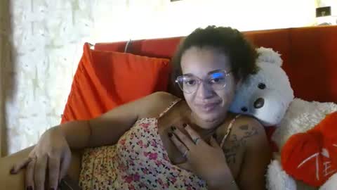 Snapshot of bonvivantb chatting on 12/05/24, 10:12 Queen Bon Vivantt online show from 12/05/24, 10:12