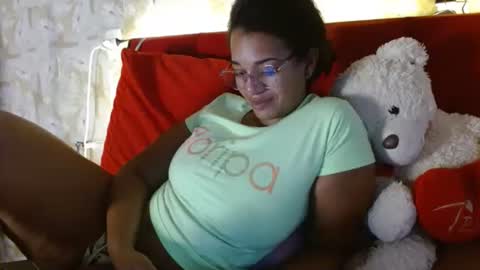 Snapshot of bonvivantb chatting on 12/22/24, 02:27 Queen Bon Vivantt online show from 12/22/24, 02:27