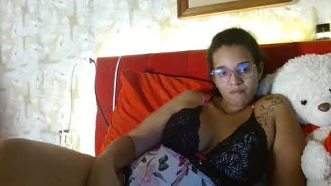 Snapshot of bonvivantb chatting on 01/06/25, 02:37 Queen Bon Vivantt online show from 01/06/25, 02:37