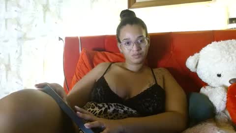 Snapshot of bonvivantb chatting on 01/08/25, 04:02 Queen Bon Vivantt online show from 01/08/25, 04:02