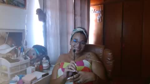 Snapshot of bonvivantb chatting on 01/21/25, 05:09 Queen Bon Vivantt online show from 01/21/25, 05:09