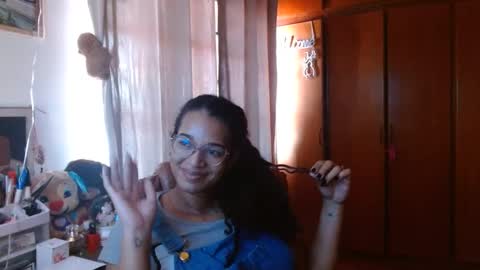 Snapshot of bonvivantb chatting on 01/24/25, 04:39 Queen Bon Vivantt online show from 01/24/25, 04:39