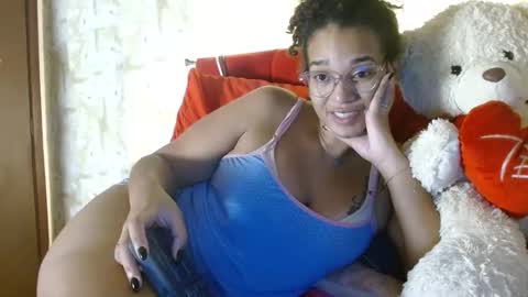 Snapshot of bonvivantb chatting on 01/26/25, 03:38 Queen Bon Vivantt online show from 01/26/25, 03:38
