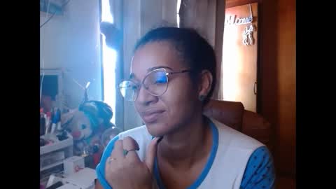 Snapshot of bonvivantb chatting on 02/06/25, 01:10 Queen Bon Vivantt online show from 02/06/25, 01:10