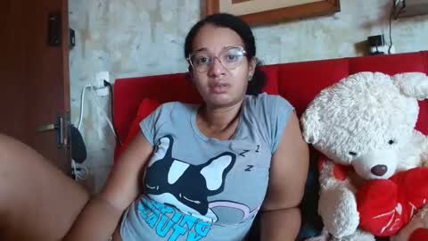 Snapshot of bonvivantb chatting on 02/14/25, 01:40 Queen Bon Vivantt online show from 02/14/25, 01:40