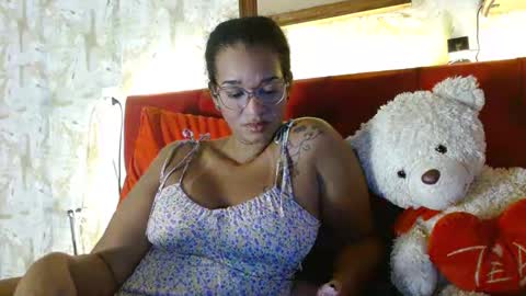 Snapshot of bonvivantb chatting on 02/16/25, 10:54 Queen Bon Vivantt online show from 02/16/25, 10:54