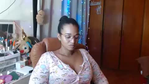 Snapshot of bonvivantb chatting on 02/21/25, 04:29 Queen Bon Vivantt online show from 02/21/25, 04:29