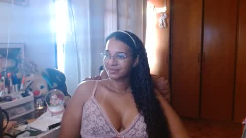 Snapshot of bonvivantb chatting on 03/11/25, 01:45 Queen Bon Vivantt online show from 03/11/25, 01:45