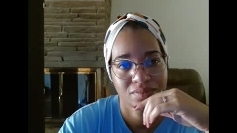 Snapshot of bonvivantb chatting on 10/09/25, 01:31 Queen Bon Vivantt online show from 10/09/25, 01:31