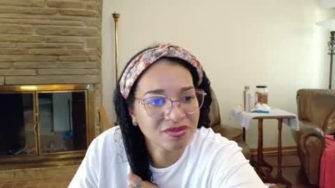 Snapshot of bonvivantb chatting on 10/17/25, 05:04 Queen Bon Vivantt online show from 10/17/25, 05:04
