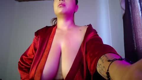 Snapshot of boobs_magic chatting on 09/29/25, 08:24 KIM online show from 09/29/25, 08:24