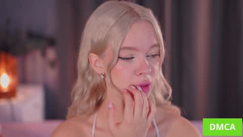 Snapshot of boobybliss chatting on 10/10/25, 08:13 Alina online show from 10/10/25, 08:13