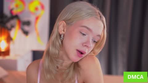 Snapshot of boobybliss chatting on 10/21/25, 08:48 Alina online show from 10/21/25, 08:48