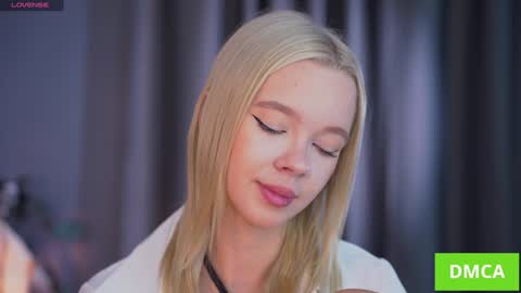 Snapshot of boobybliss chatting on 10/25/25, 07:38 Alina online show from 10/25/25, 07:38