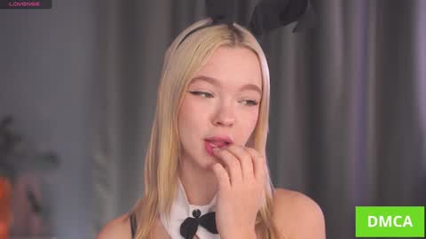 Snapshot of boobybliss chatting on 11/03/25, 07:09 Alina online show from 11/03/25, 07:09