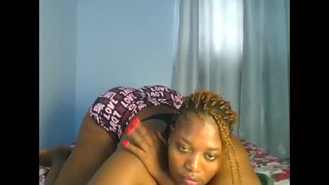 sandrah online show from 10/15/25, 06:02