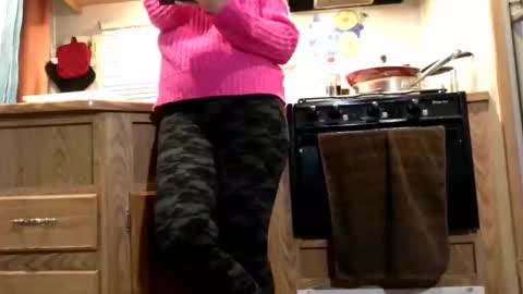 Snapshot of bootyinpantyhose chatting on 11/02/25, 06:05 GinaBooty online show from 11/02/25, 06:05