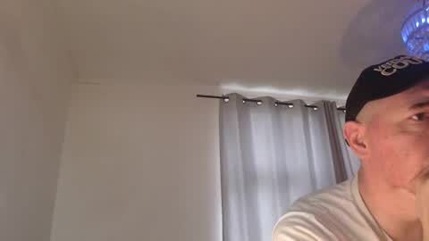 Snapshot of borrisbanks chatting on 11/27/25, 01:02 borrisbanks online show from 11/27/25, 01:02