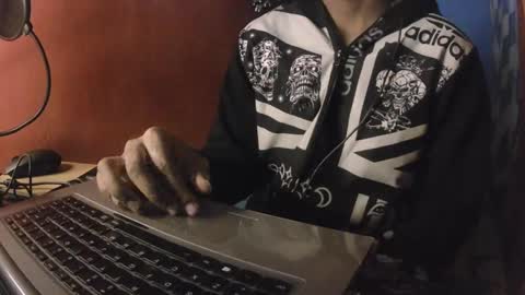 Snapshot of boss_playa98 chatting on 02/26/25, 08:15 boss_playa98 online show from 02/26/25, 08:15