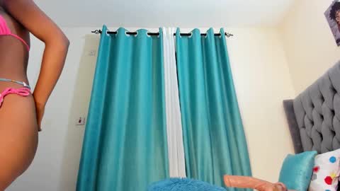 bouncy_booty677 online show from 10/09/25, 07:56