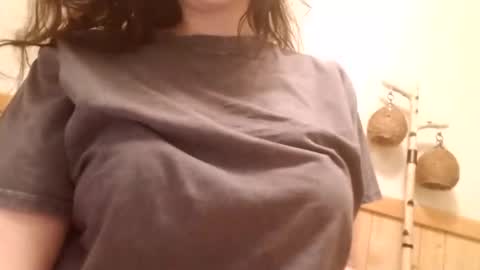 Snapshot of bouncyqueenmajesty chatting on 09/16/25, 06:53 Bouncy Queen Majesty online show from 09/16/25, 06:53