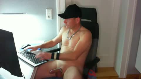 Snapshot of boycatcher chatting on 12/19/24, 09:17 Julian online show from 12/19/24, 09:17