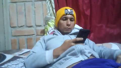 Snapshot of boycumlatino21 chatting on 01/07/25, 03:03 Boy online show from 01/07/25, 03:03