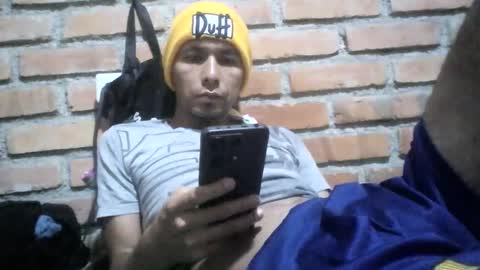 Snapshot of boycumlatino21 chatting on 01/10/25, 05:02 Boy online show from 01/10/25, 05:02