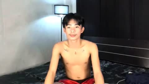 Snapshot of boynextdoor4ux chatting on 03/03/25, 03:53 HI IM JAMES DONT FORGET GIVE ME THUMBS UP AND JOIN TO MY FANCLUB online show from 03/03/25, 03:53