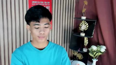Snapshot of boynextdoor4ux chatting on 09/15/25, 05:35 HI IM JAMES DONT FORGET GIVE ME THUMBS UP AND JOIN TO MY FANCLUB online show from 09/15/25, 05:35