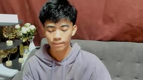 Snapshot of boynextdoor4ux chatting on 09/19/25, 08:53 HI IM JAMES DONT FORGET GIVE ME THUMBS UP AND JOIN TO MY FANCLUB online show from 09/19/25, 08:53