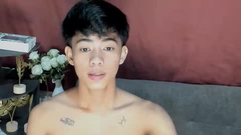 Snapshot of boynextdoor4ux chatting on 09/20/25, 08:43 HI IM JAMES DONT FORGET GIVE ME THUMBS UP AND JOIN TO MY FANCLUB online show from 09/20/25, 08:43