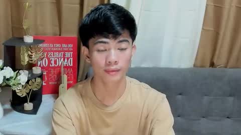 Snapshot of boynextdoor4ux chatting on 09/24/25, 11:41 HI IM JAMES DONT FORGET GIVE ME THUMBS UP AND JOIN TO MY FANCLUB online show from 09/24/25, 11:41
