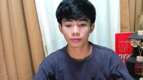 Snapshot of boynextdoor4ux chatting on 10/11/25, 05:55 HI IM JAMES DONT FORGET GIVE ME THUMBS UP AND JOIN TO MY FANCLUB online show from 10/11/25, 05:55