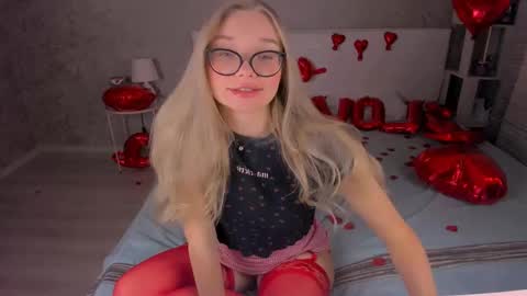 Snapshot of boysloveblondee chatting on 02/13/25, 12:21 BoysLoveBlondee online show from 02/13/25, 12:21