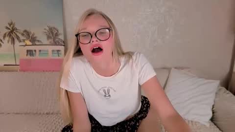 Snapshot of boysloveblondee chatting on 09/24/25, 12:41 BoysLoveBlondee online show from 09/24/25, 12:41
