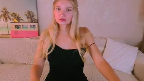 Snapshot of boysloveblondee chatting on 10/03/25, 06:54 BoysLoveBlondee online show from 10/03/25, 06:54