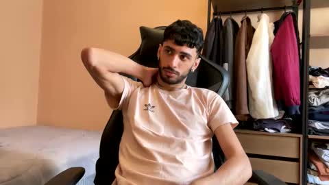 Snapshot of boyzinm2 chatting on 11/11/25, 01:44 boyzinm2 online show from 11/11/25, 01:44