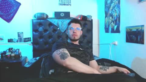 brad hot boy online show from 10/11/25, 09:46